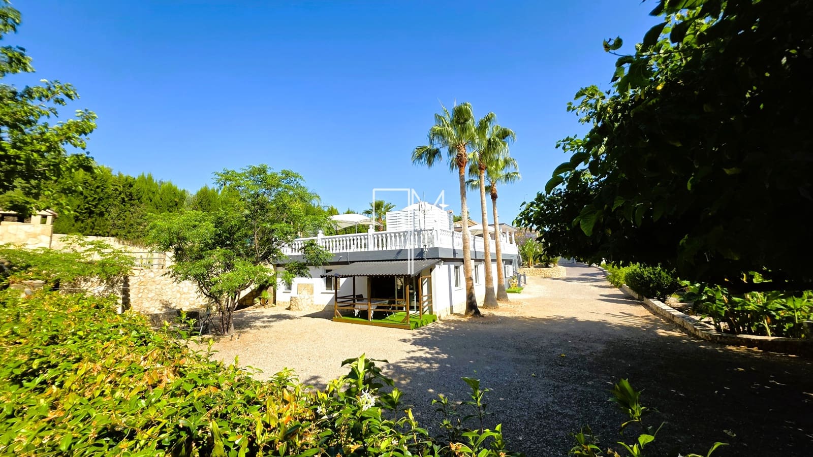 Chalet de 5 habitaciones en Alberic en venta con piscina garaje - 460.000 € (Ref: 9885207)