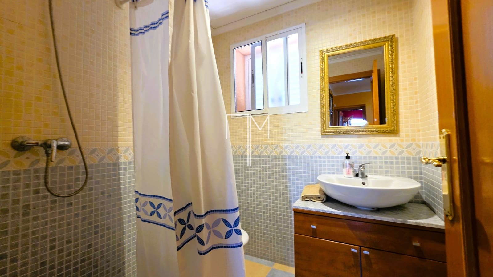 4 bedroom Villa for sale in Chiva with pool garage - € 443,000 (Ref: 9919056)