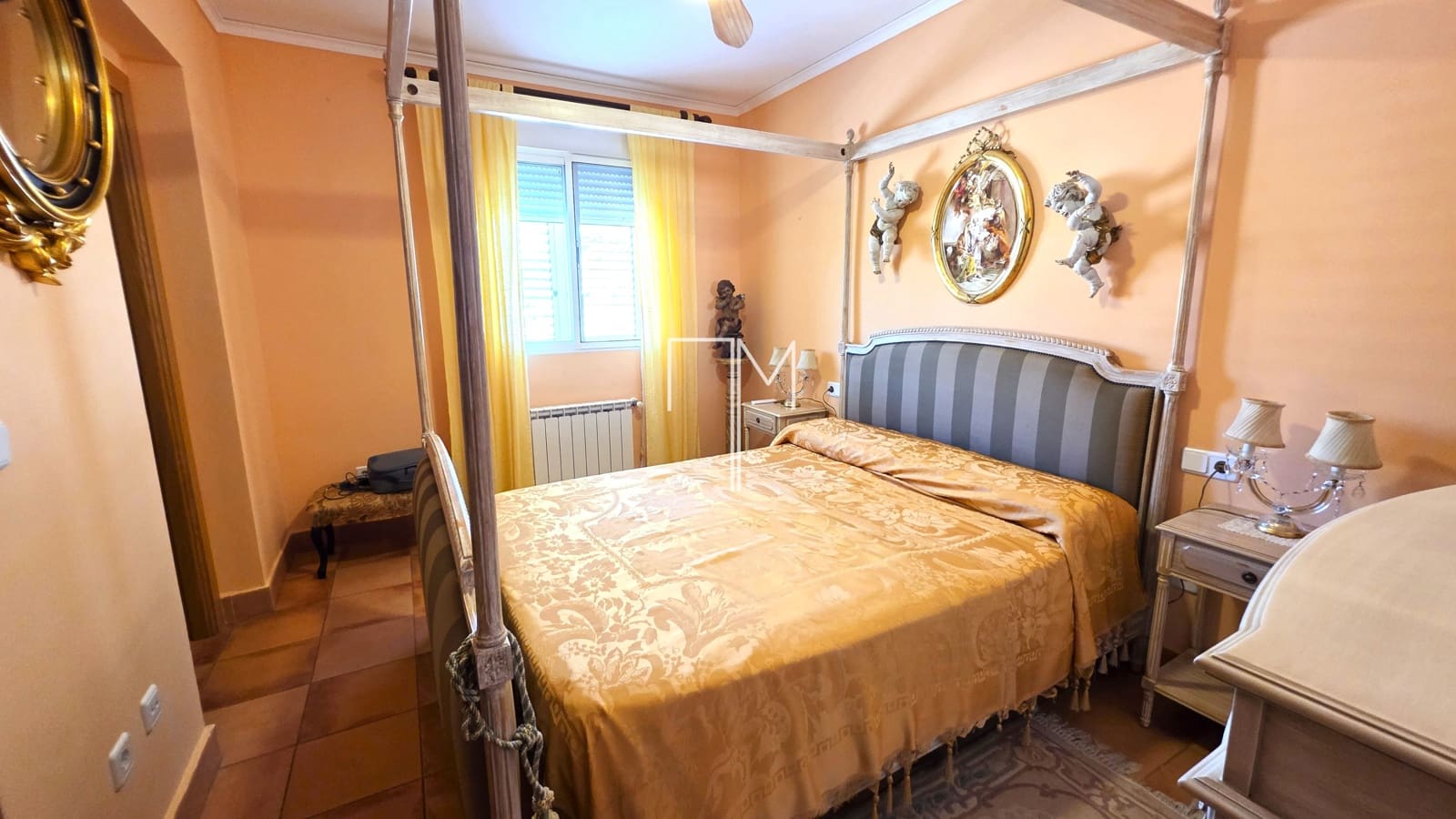 4 bedroom Villa for sale in Chiva with pool garage - € 443,000 (Ref: 9919056)