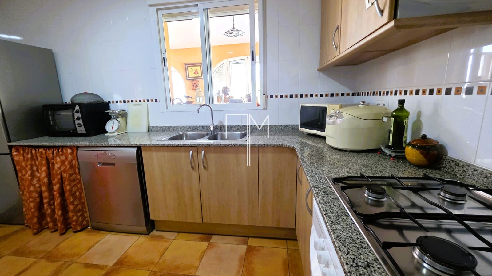 4 bedroom Villa for sale in Chiva with pool garage - € 443,000 (Ref: 9919056)