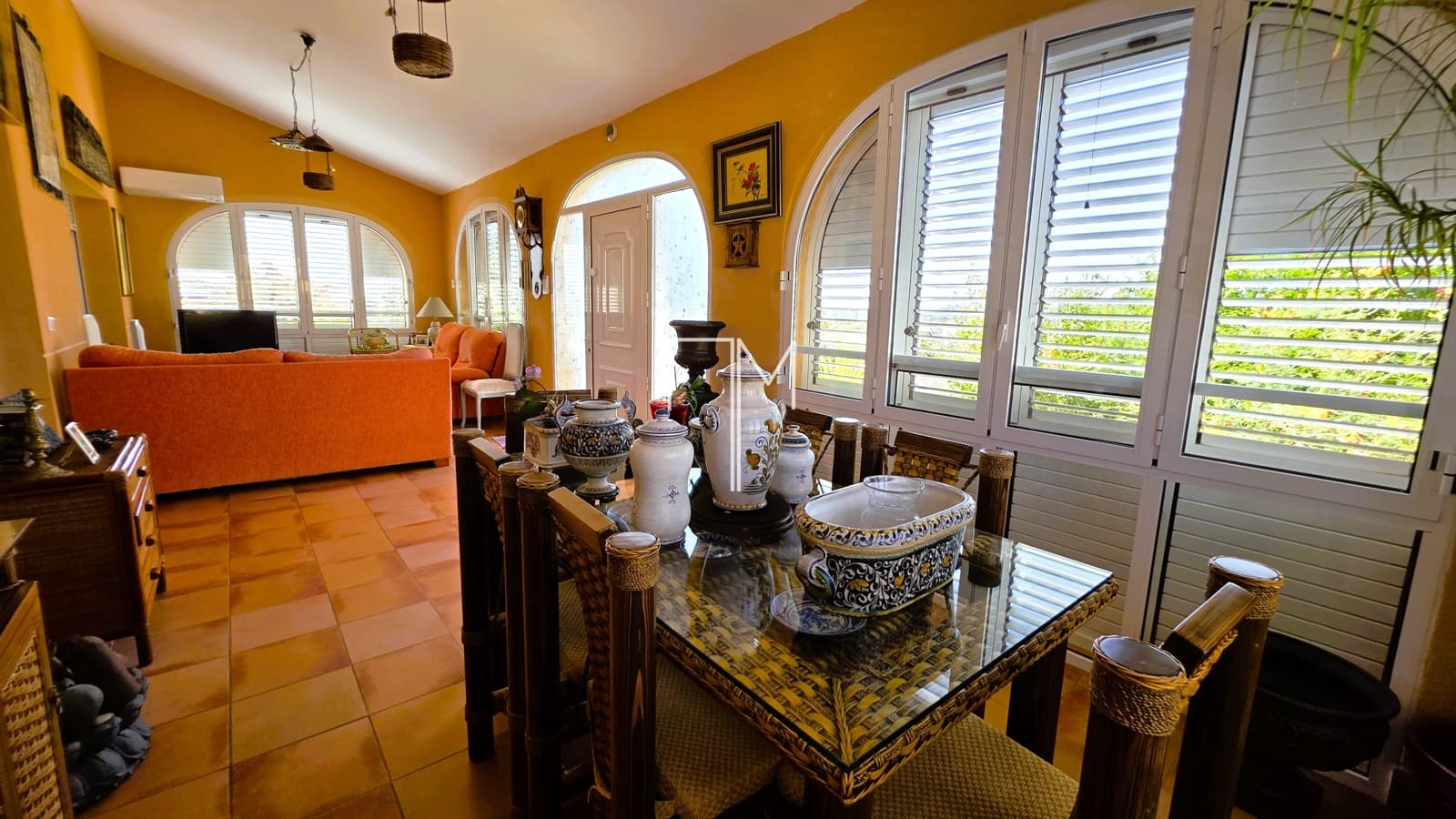 4 bedroom Villa for sale in Chiva with pool garage - € 443,000 (Ref: 9919056)