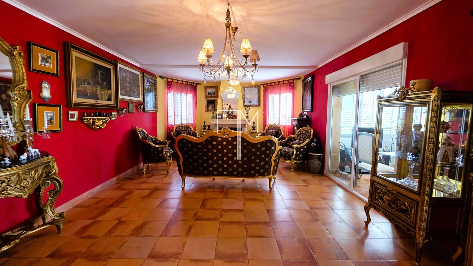 4 bedroom Villa for sale in Chiva with pool garage - € 443,000 (Ref: 9919056)
