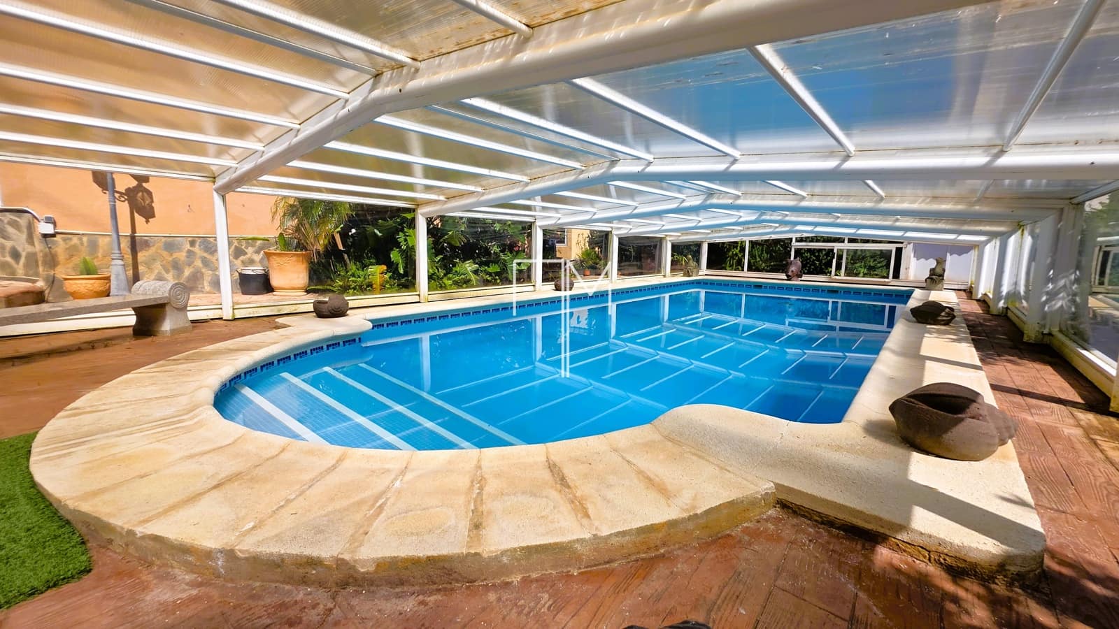 4 bedroom Villa for sale in Chiva with pool garage - € 443,000 (Ref: 9919056)