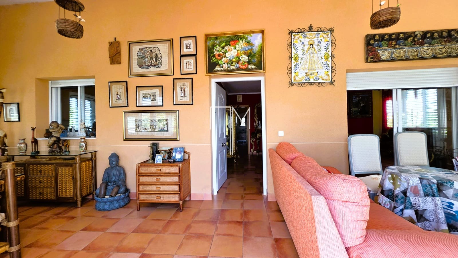 4 bedroom Villa for sale in Chiva with pool garage - € 443,000 (Ref: 9919056)