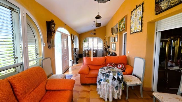 4 Zimmer Villa zu verkaufen in Chiva mit Pool Garage - 443.000 € (Ref: 9919056)