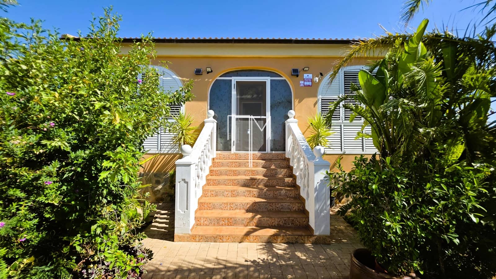 4 bedroom Villa for sale in Chiva with pool garage - € 443,000 (Ref: 9919056)