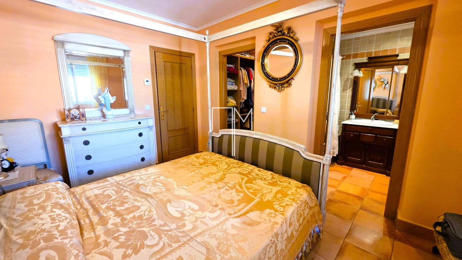 4 bedroom Villa for sale in Chiva with pool garage - € 443,000 (Ref: 9919056)