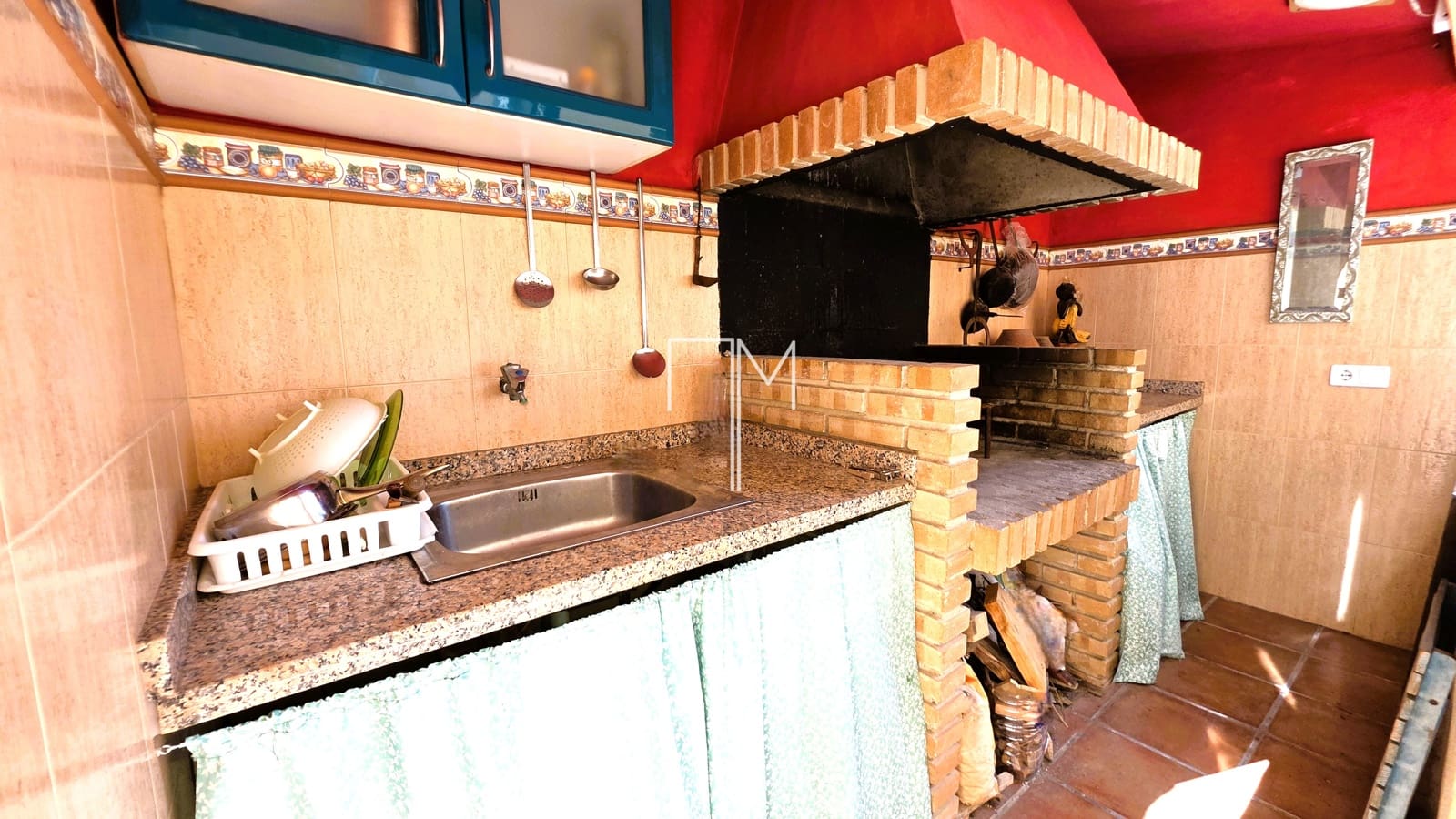 4 bedroom Villa for sale in Chiva with pool garage - € 443,000 (Ref: 9919056)