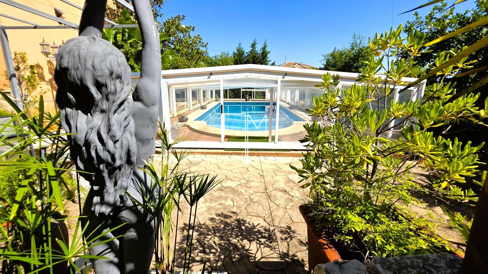 4 bedroom Villa for sale in Chiva with pool garage - € 443,000 (Ref: 9919056)