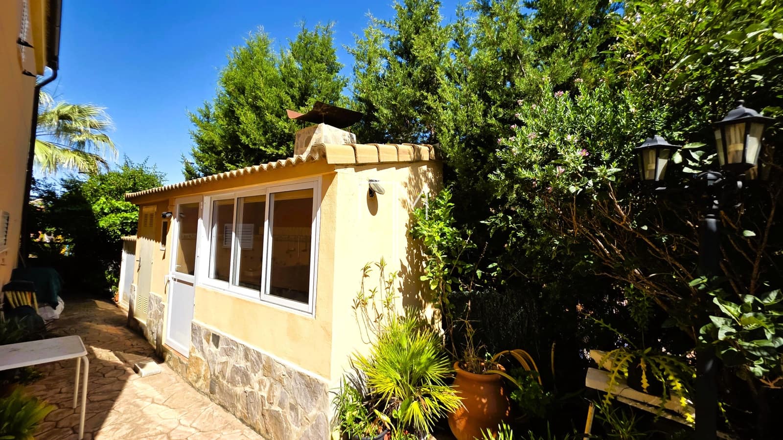 4 bedroom Villa for sale in Chiva with pool garage - € 443,000 (Ref: 9919056)