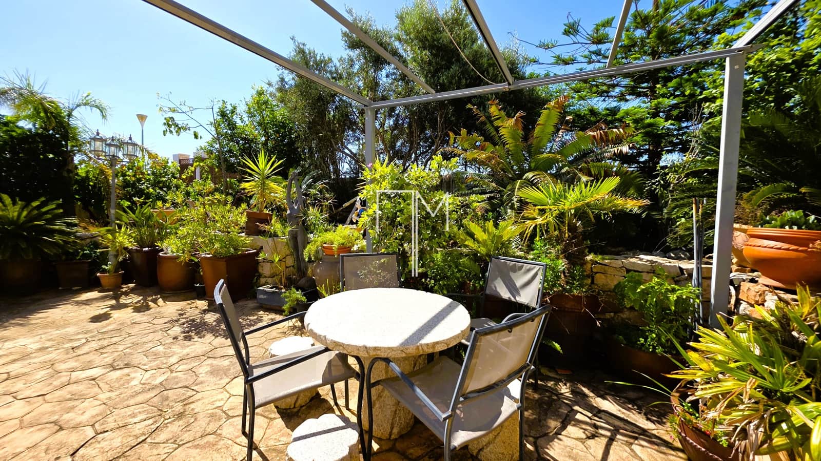 4 bedroom Villa for sale in Chiva with pool garage - € 443,000 (Ref: 9919056)