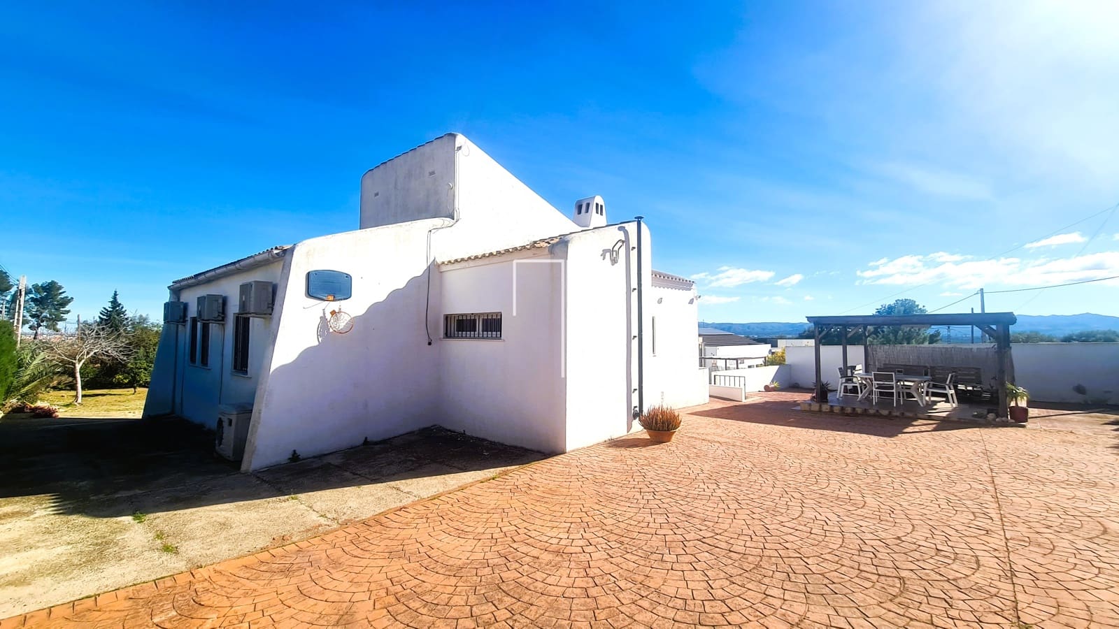 4 slaapkamer Villa te koop in Alberic met zwembad garage - € 265.000 (Ref: 9935269)