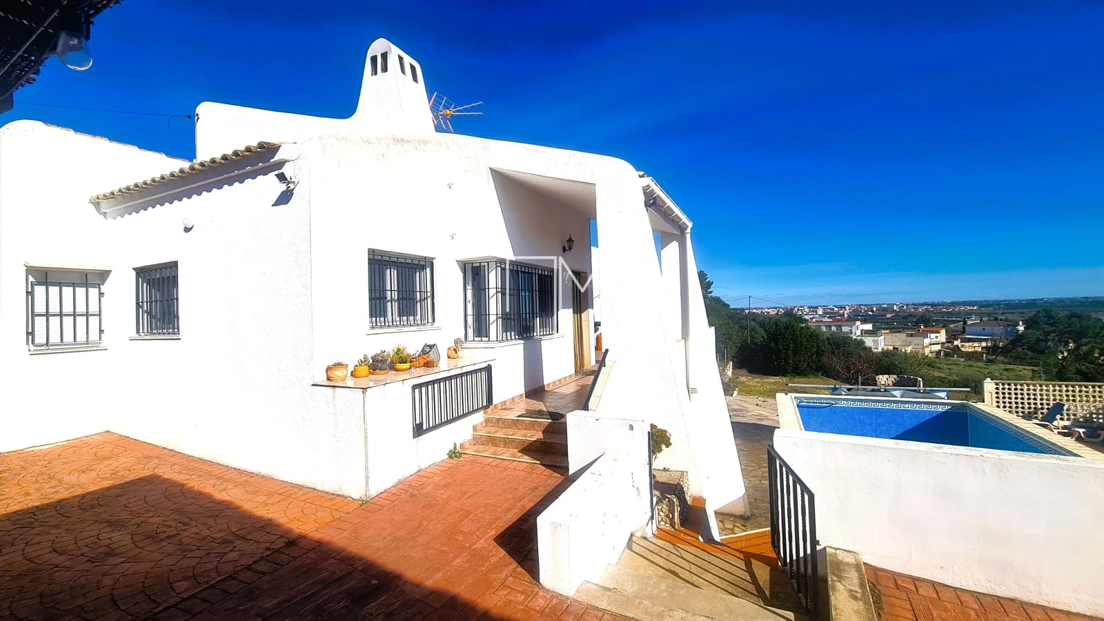 4 slaapkamer Villa te koop in Alberic met zwembad garage - € 265.000 (Ref: 9935269)