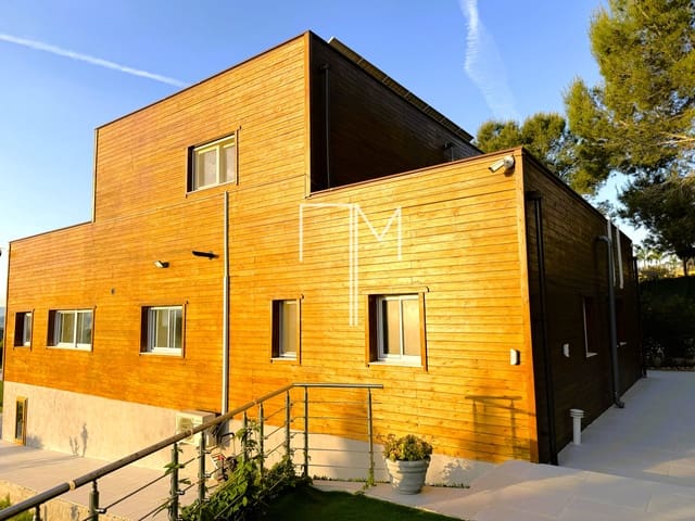 5 chambre Villa/Maison à vendre à Alberic avec piscine garage - 490 000 € (Ref: 9944911)