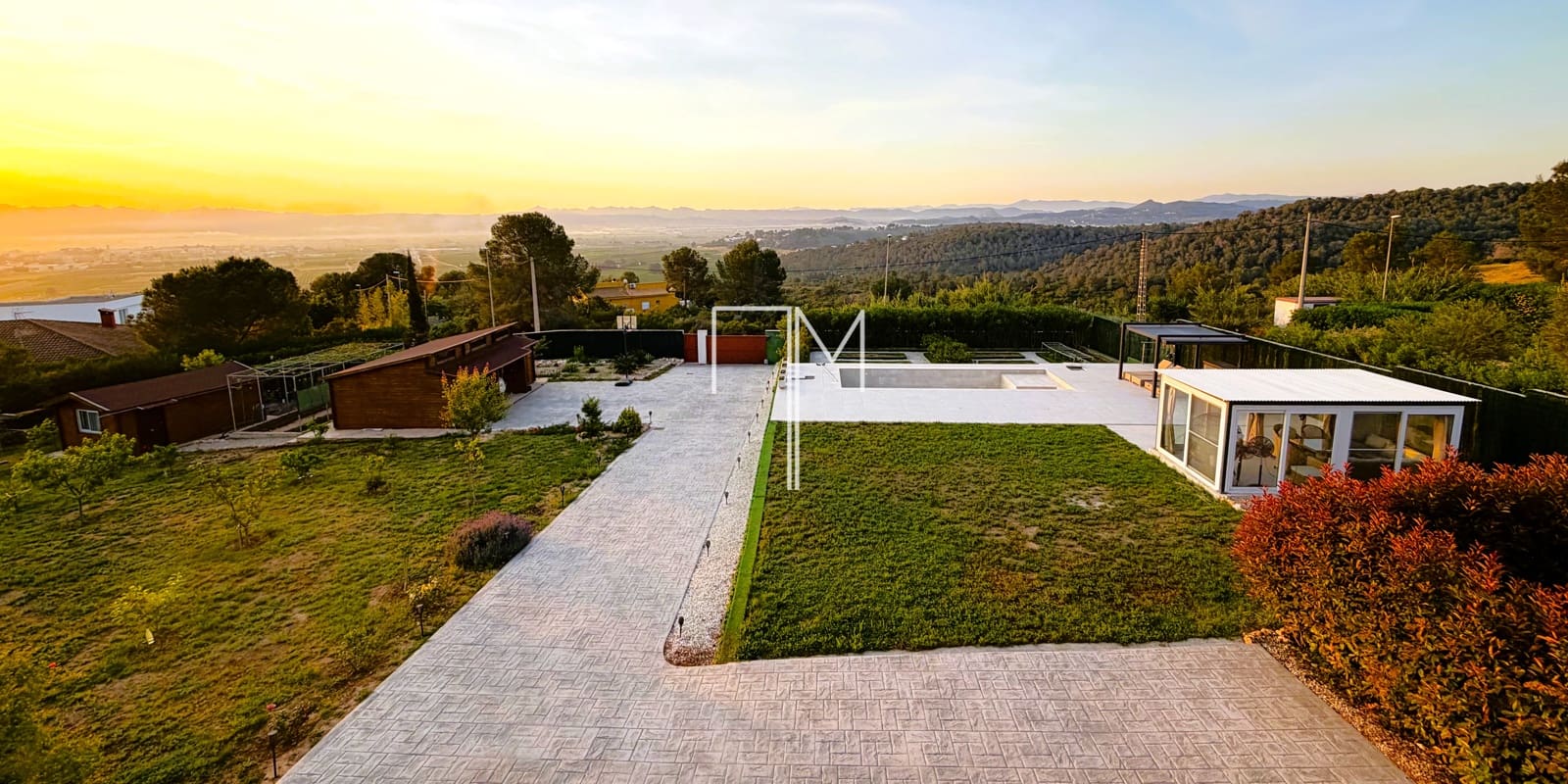 5 chambre Villa/Maison à vendre à Alberic avec piscine garage - 490 000 € (Ref: 9944911)