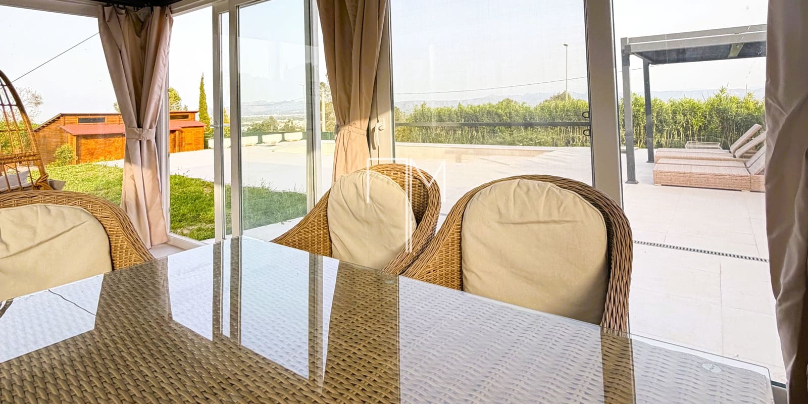 5 chambre Villa/Maison à vendre à Alberic avec piscine garage - 490 000 € (Ref: 9944911)