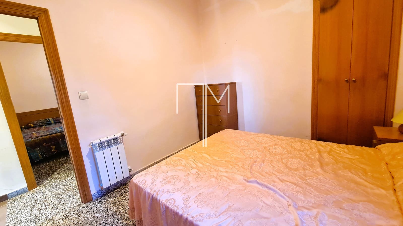 5 bedroom Villa for sale in Alberic with pool garage - € 390,000 (Ref: 9948952)