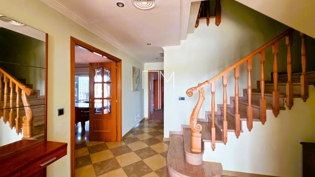 4 soverom Villa til salgs i Enguera med svømmebasseng garasje - € 560 000 (Ref: 9965754)
