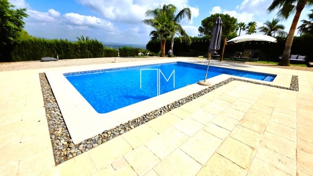4 sovrum Villa till salu i Alberic med pool garage - 385 000 € (Ref: 9999390)