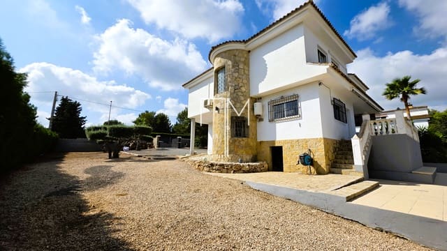 4 sovrum Villa till salu i Alberic med pool garage - 385 000 € (Ref: 9999390)