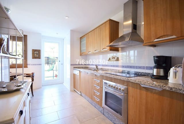 2 bedroom Apartment for rent in San Pedro de Alcantara, Marbella with pool garage - € 2,100 (Ref: 10019806)