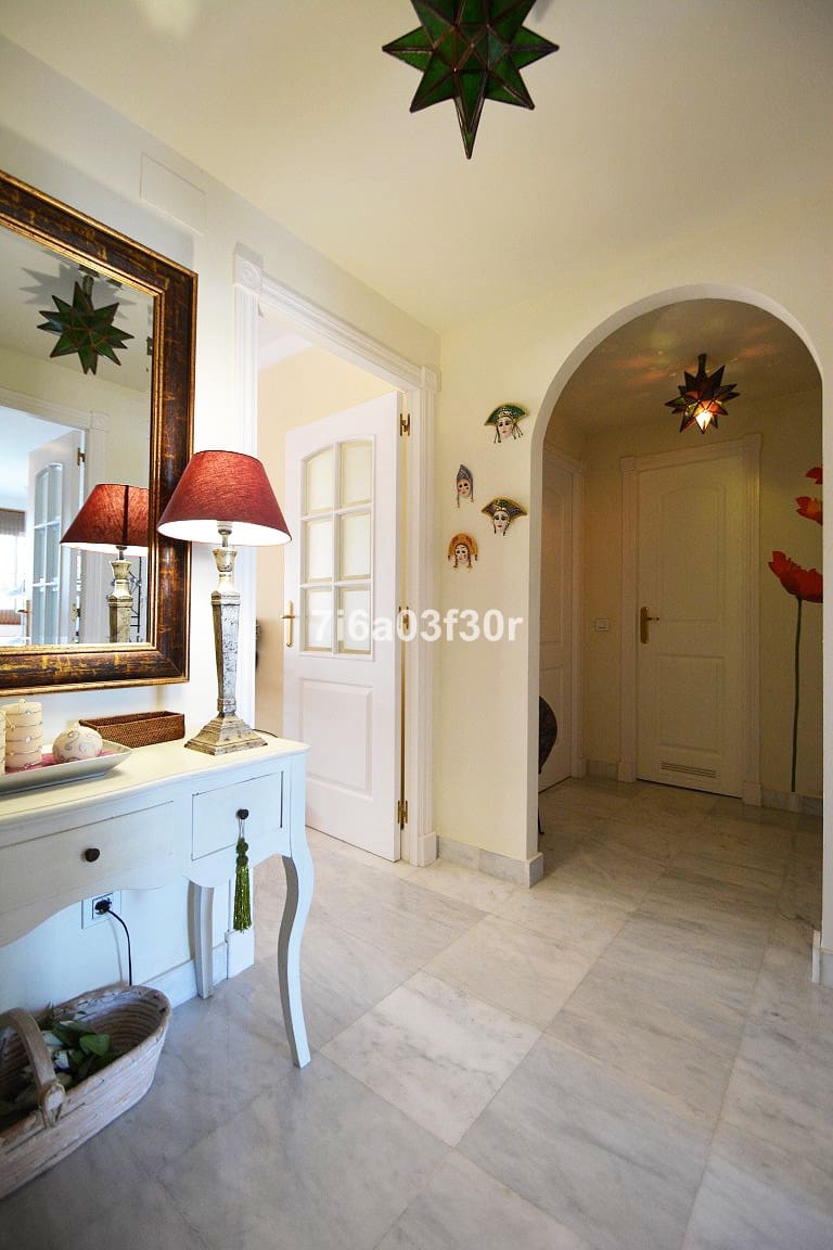 2 bedroom Apartment for rent in San Pedro de Alcantara with pool garage - € 2,100 (Ref: 10019806)