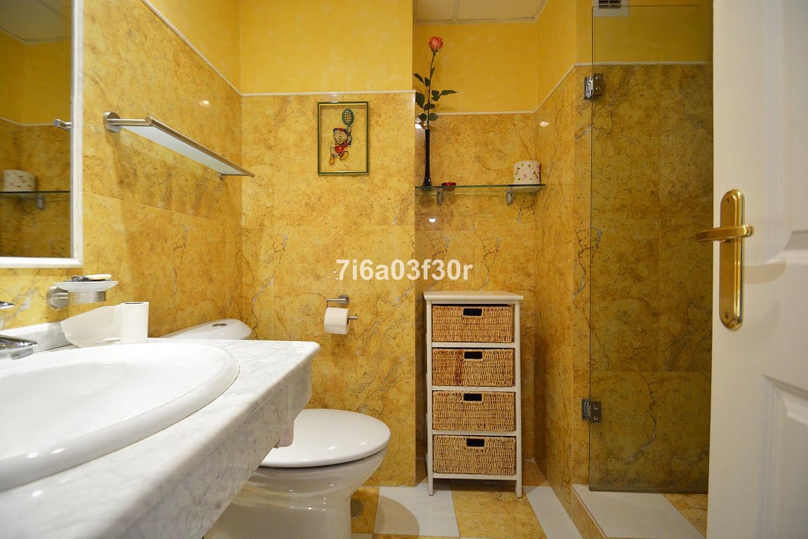 2 bedroom Apartment for holiday rental in San Pedro de Alcantara with pool garage - € 1,080 (Ref: 10019807)