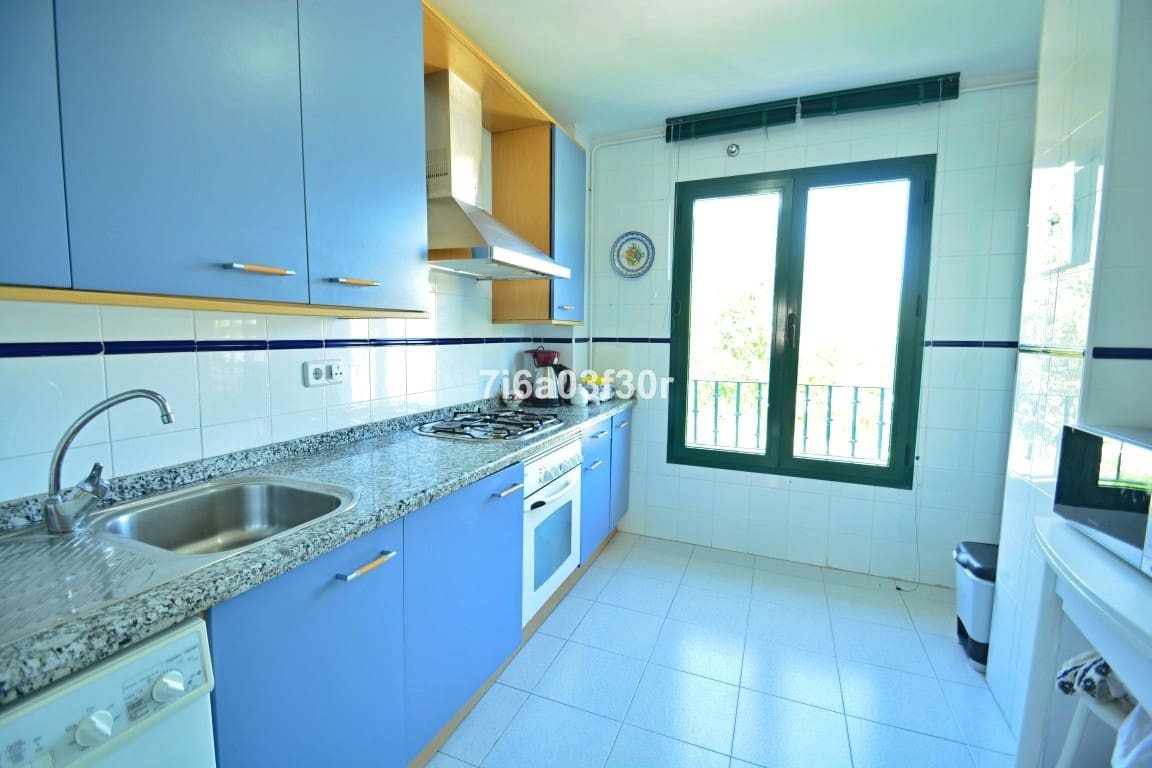 Apartamento de 2 habitaciones en San Pedro de Alcantara en alquiler vacacional con piscina garaje - 1.000 € (Ref: 10032434)