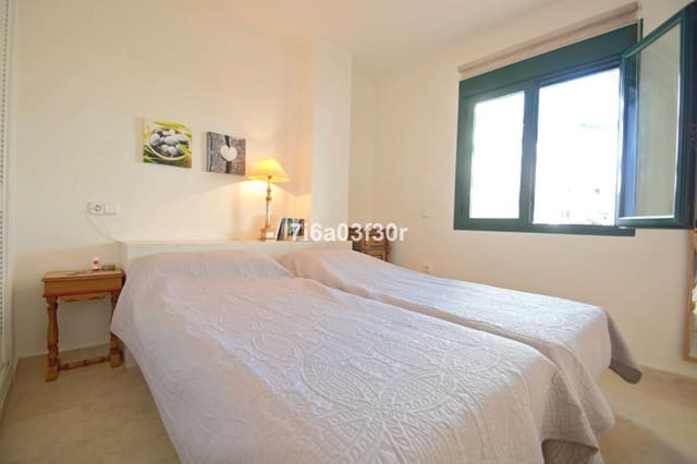 Apartamento de 2 habitaciones en San Pedro de Alcantara, Marbella en alquiler vacacional con piscina garaje - 1.000 € (Ref: 10032434)