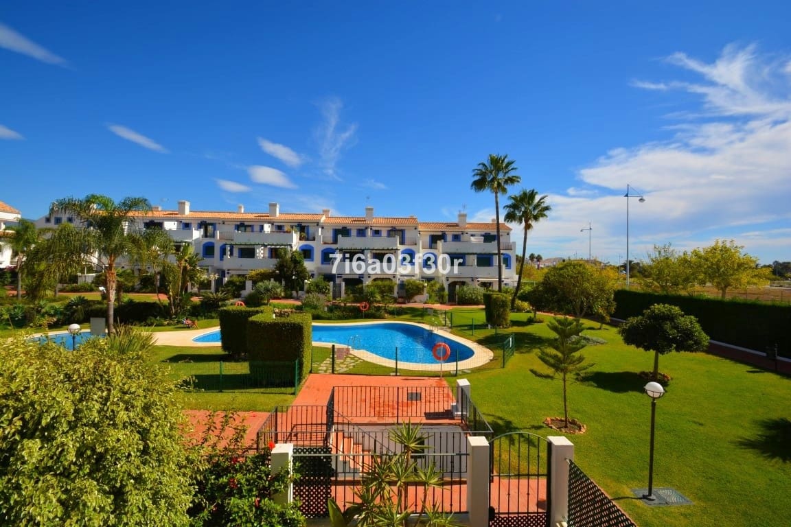 Apartamento de 2 habitaciones en San Pedro de Alcantara en alquiler vacacional con piscina garaje - 1.000 € (Ref: 10032434)