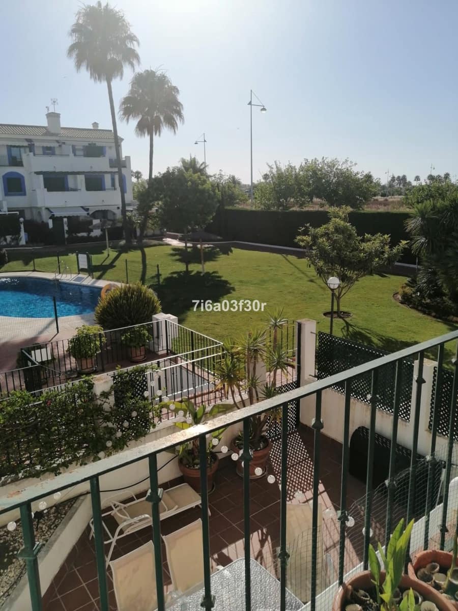 Apartamento de 2 habitaciones en San Pedro de Alcantara en alquiler vacacional con piscina garaje - 1.000 € (Ref: 10032434)