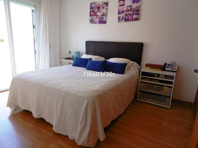 3 makuuhuone Omakotitalo vuokrattavana paikassa Estepona mukana uima-altaan 
autotalli - 2 000 € (Ref: 10116037)