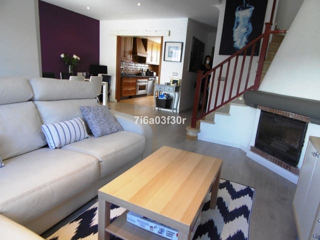 3 makuuhuone Omakotitalo vuokrattavana paikassa Estepona mukana uima-altaan 
autotalli - 2 000 € (Ref: 10116037)