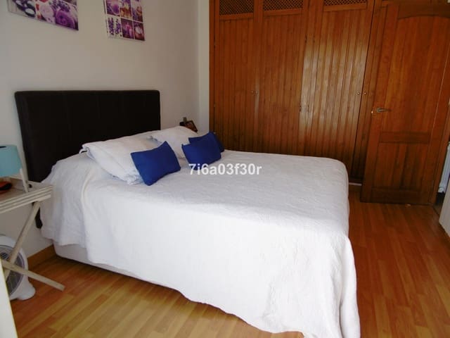 3 makuuhuone Omakotitalo vuokrattavana paikassa Estepona mukana uima-altaan 
autotalli - 2 000 € (Ref: 10116037)