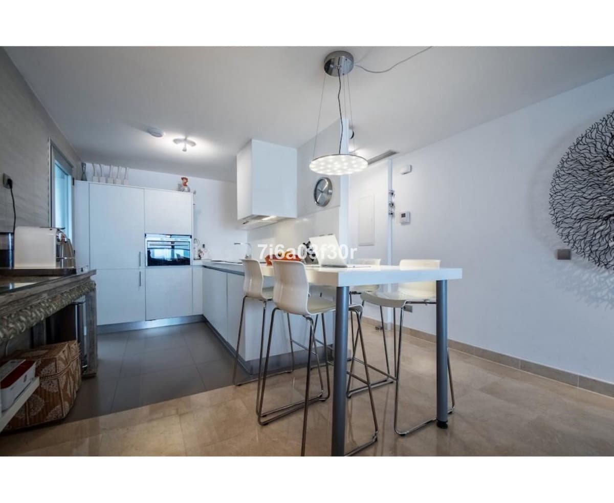 2 bedroom Apartment for holiday rental in San Pedro de Alcantara with pool garage - € 1,000 (Ref: 10158140)