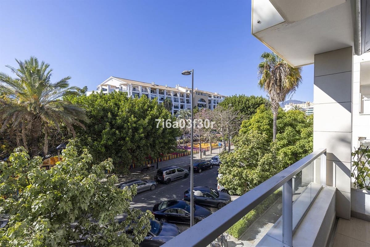 3 sypialnia Apartament na sprzedaż w San Pedro de Alcantara z basenem garażem - 662 500 € (Ref: 9369222)