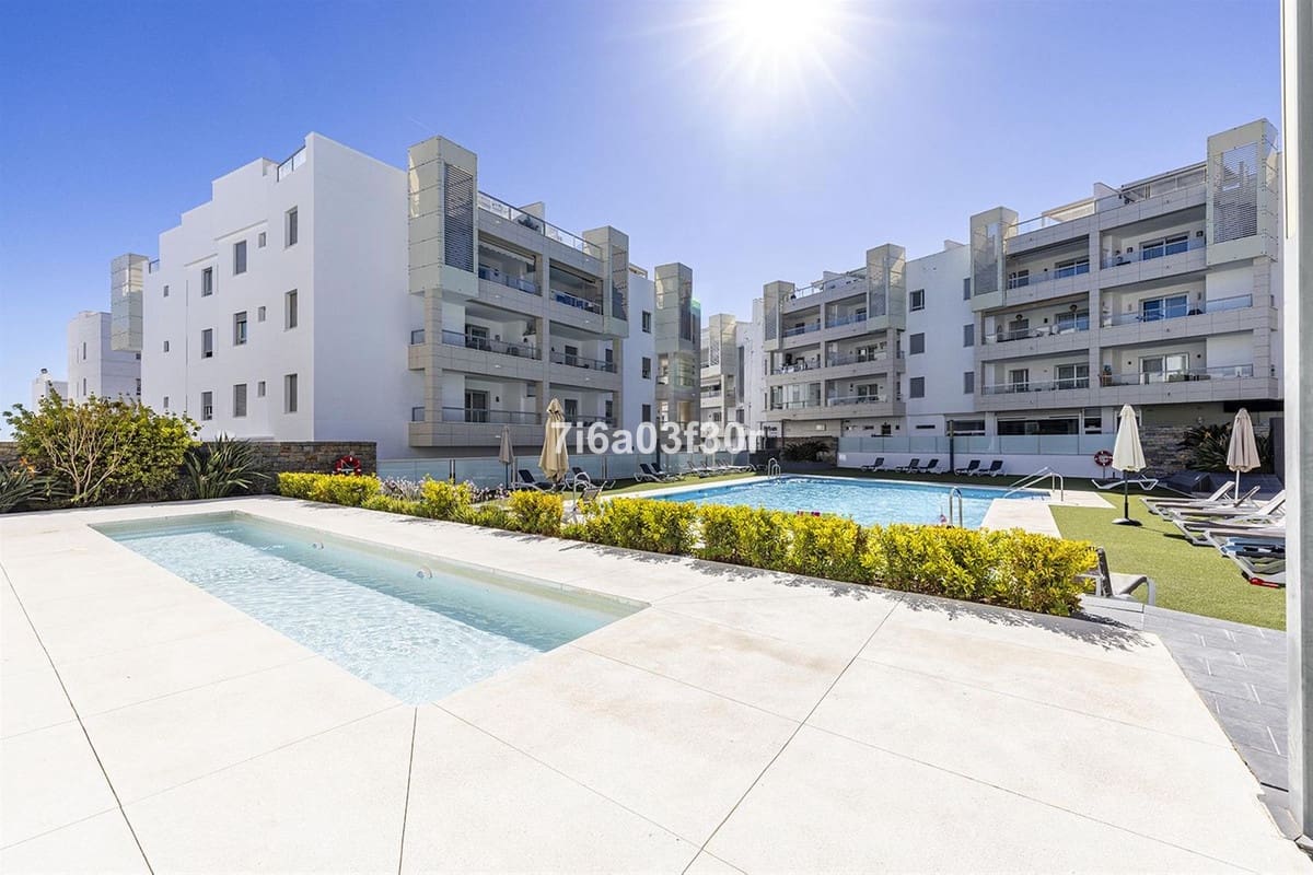 3 soveværelse Lejlighed til salg i San Pedro de Alcantara med swimmingpool garage - € 649.000 (Ref: 9369222)