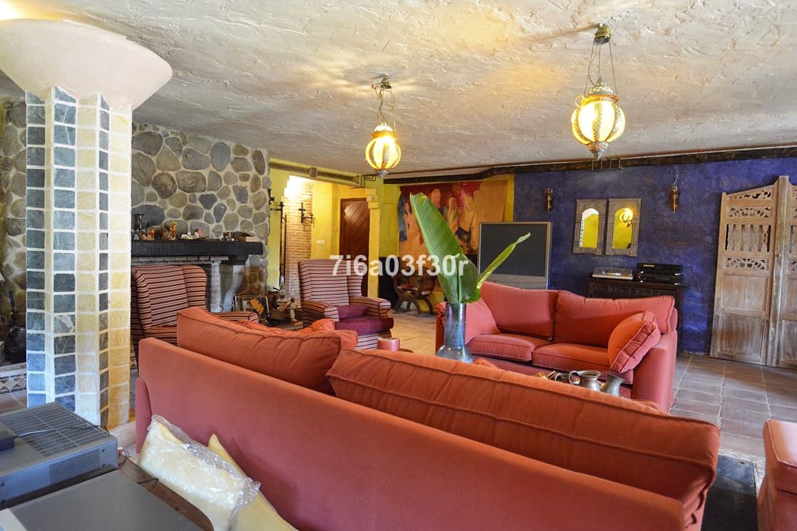 5 soverom Villa til salgs i Nueva Andalucia med svømmebasseng garasje - € 3 500 000 (Ref: 9369224)