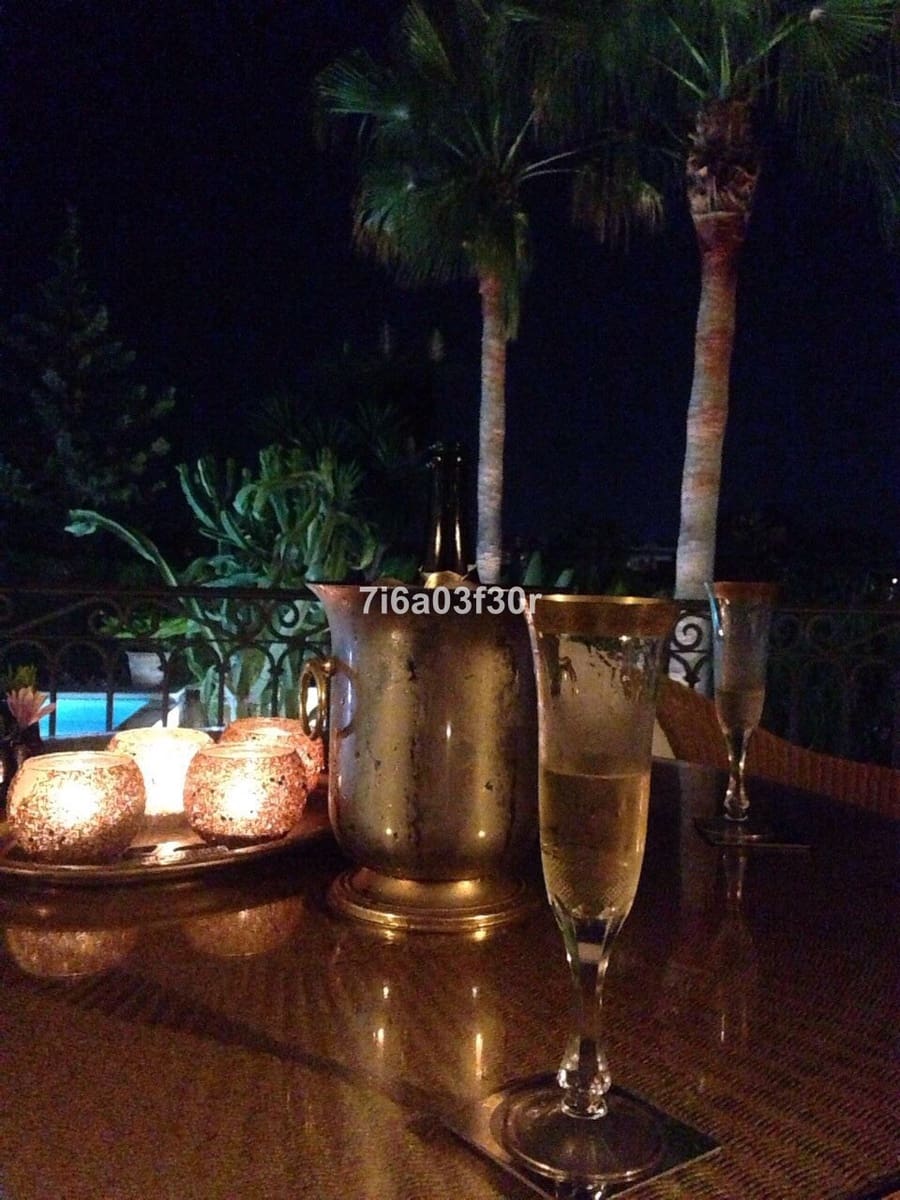 5 soverom Villa til salgs i Nueva Andalucia med svømmebasseng garasje - € 3 500 000 (Ref: 9369224)