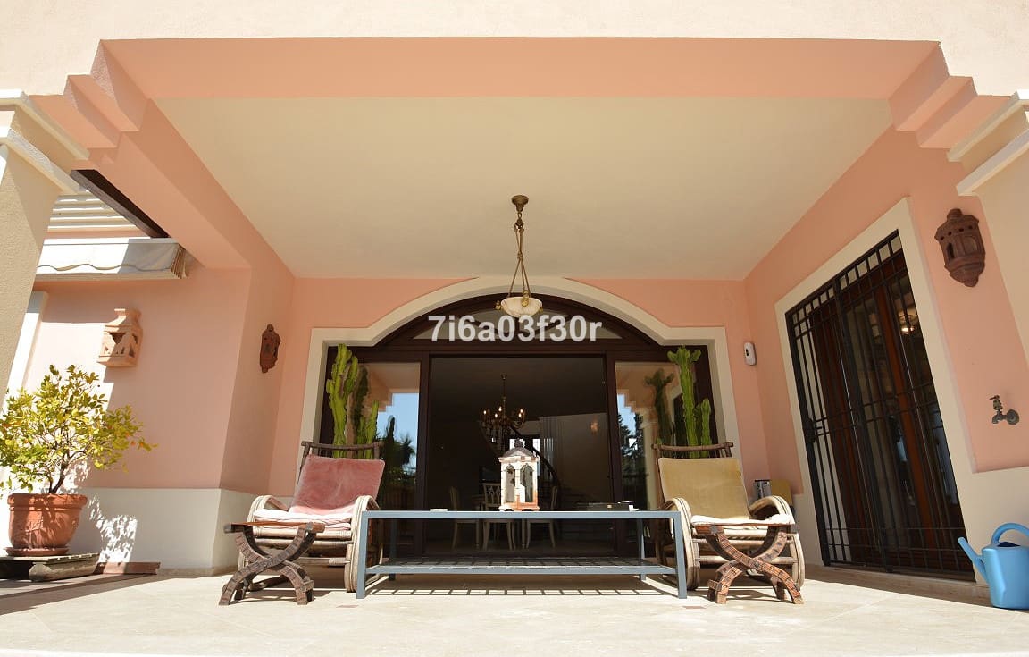 5 soverom Villa til salgs i Nueva Andalucia med svømmebasseng garasje - € 3 500 000 (Ref: 9369224)