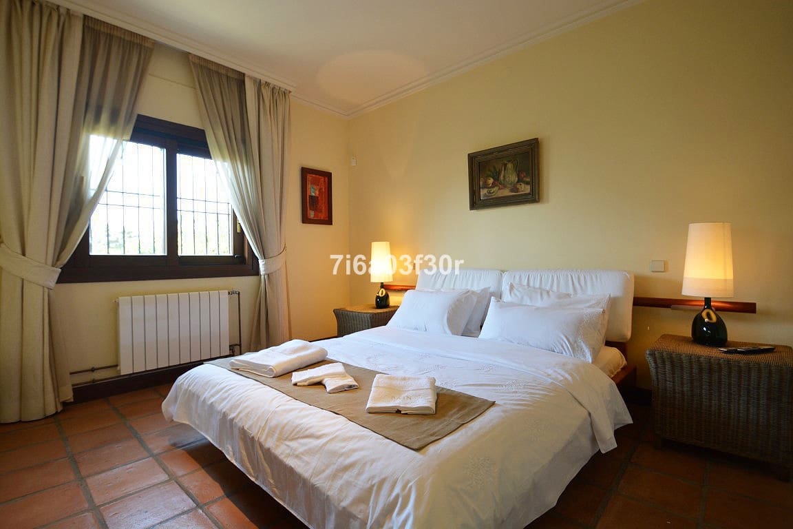 Chalet de 5 habitaciones en Nueva Andalucia en alquiler vacacional con piscina garaje - 7.000 € (Ref: 9369225)