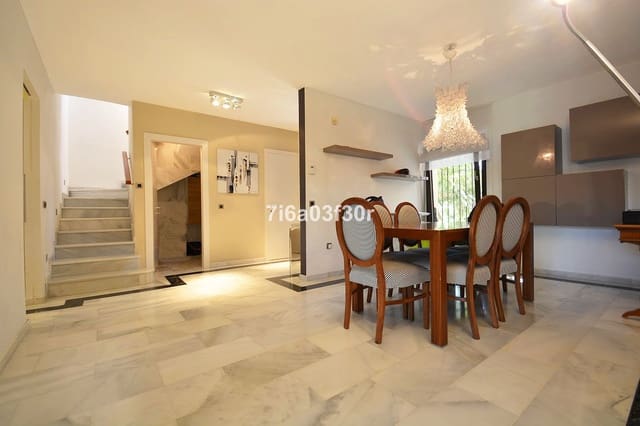 3 sypialnia Dom do wynajęcia w San Pedro de Alcantara, Marbella z garażem - 3 300 € (Ref: 9369227)