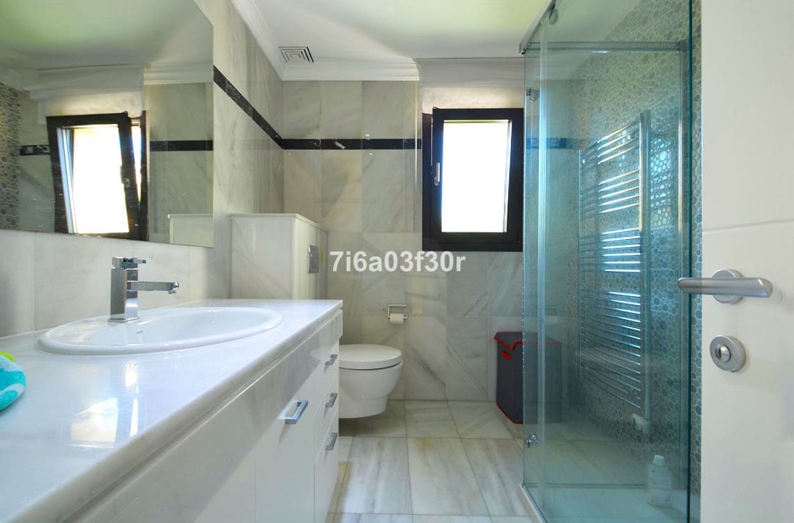 3 bedroom Townhouse for rent in San Pedro de Alcantara with garage - € 3,300 (Ref: 9369227)