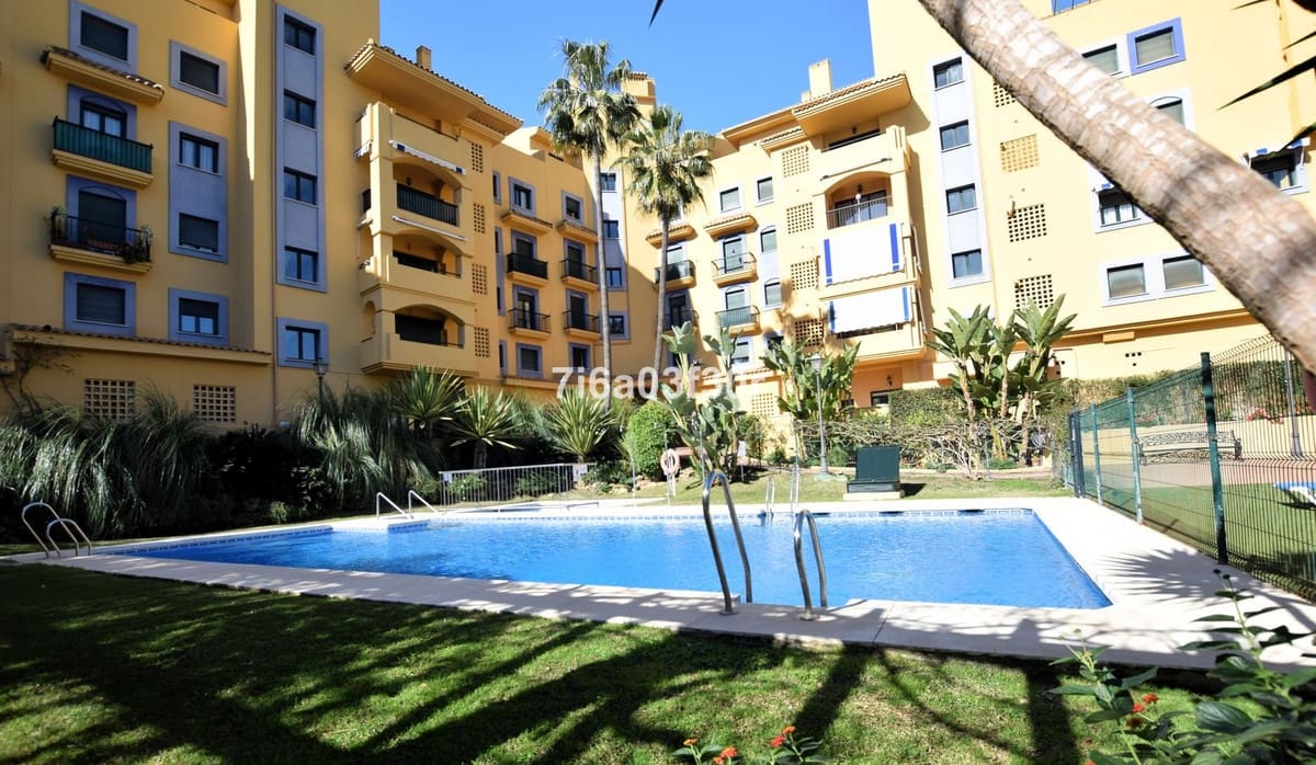 3 slaapkamer Appartement te huur in San Pedro de Alcantara met zwembad garage - € 2.200 (Ref: 9369231)