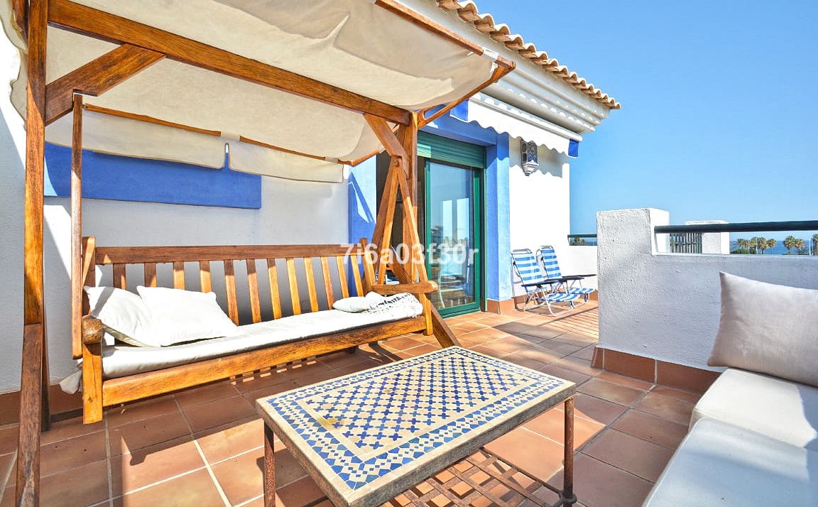 5 makuuhuone Omakotitalo vuokrattavana paikassa San Pedro de Alcantara mukana uima-altaan 
autotalli - 3 500 € (Ref: 9369235)