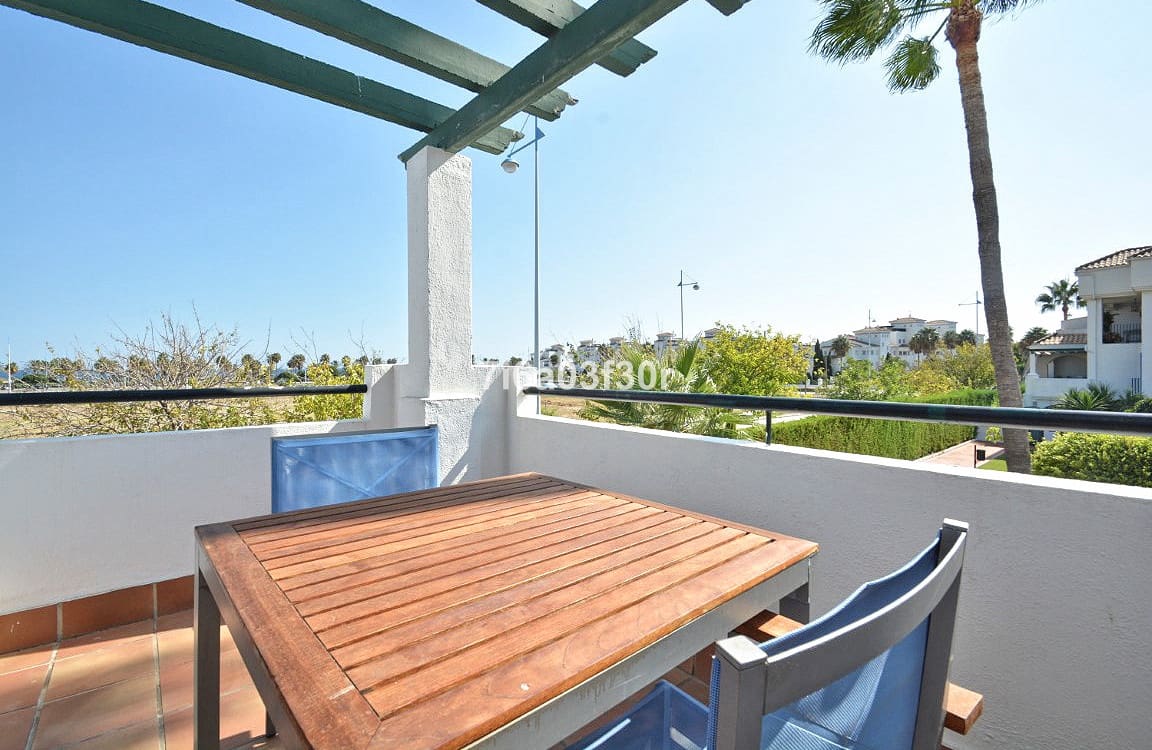 5 makuuhuone Omakotitalo vuokrattavana paikassa San Pedro de Alcantara mukana uima-altaan 
autotalli - 3 500 € (Ref: 9369235)