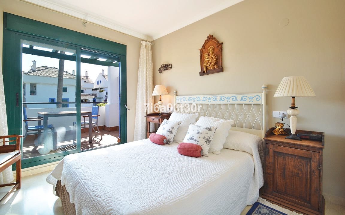 5 bedroom Townhouse for holiday rental in San Pedro de Alcantara with pool garage - € 4,000 (Ref: 9369236)