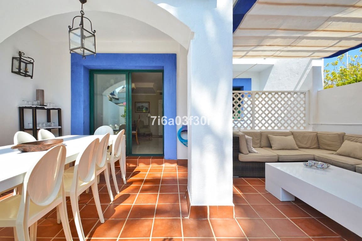 5 bedroom Townhouse for holiday rental in San Pedro de Alcantara with pool garage - € 4,000 (Ref: 9369236)