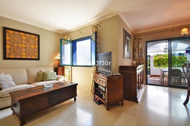 5 bedroom Townhouse for holiday rental in San Pedro de Alcantara, Marbella with pool garage - € 4,000 (Ref: 9369236)