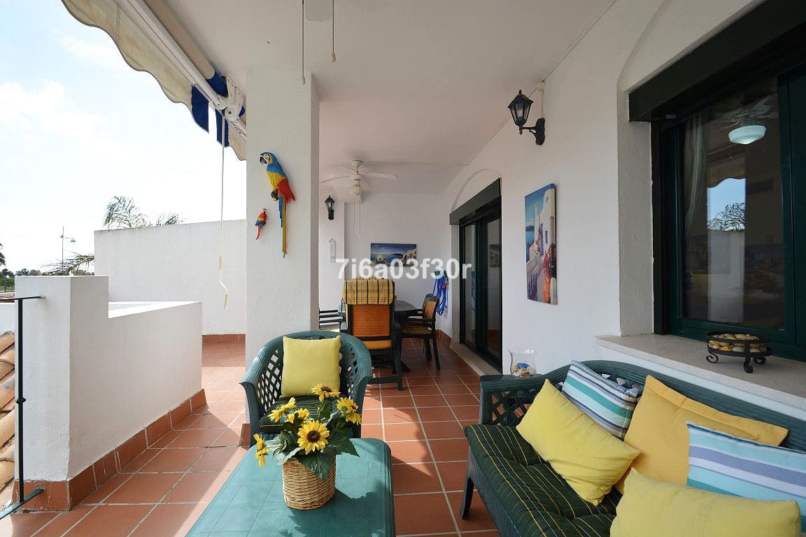 Penthouse de 3 chambres à louer à San Pedro de Alcantara avec piscine garage - 2 000 € (Ref: 9369238)